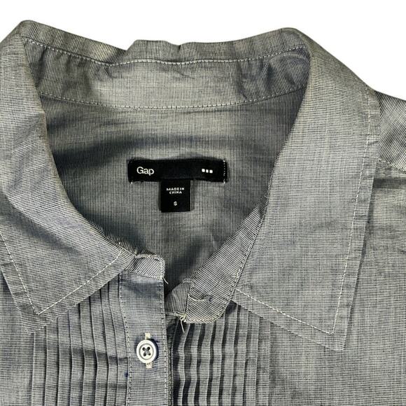 GAP Pintuck Tuxedo Blouse Long Sleeve Button Down Size Small Denim 100% Cotton - Picture 9 of 10
